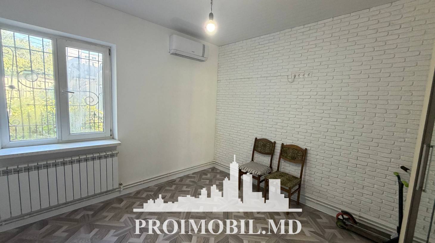 https://images.proimobil.md/GYhQQA-TBgcyfqdJ5BkzdF8elEXQVyp_joq-AqWIr_M/watermark:0.75:so:0:30:0.39/resize:fill:1460:816:1/gravity:ce/bG9jYWw6Ly8vZXN0YXRlL2xyL2ZmYjQ1NDFmLTViZmMtNGUzMi04MmY1LTZmNGI1NmQ1ZDEwZi5qcGVn