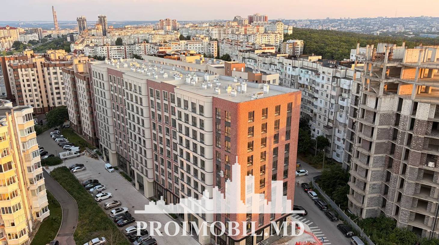 https://images.proimobil.md/G_9b9rI2D4QXEjAIcYqpzQxoeXsZIGOQtCv4FekN6XU/watermark:0.75:so:0:30:0.39/resize:fill:1460:816:1/gravity:ce/bG9jYWw6Ly8vZXN0YXRlL2xyL2FkMGI1MjIzLTZiNDItNDc1MC1hNDNkLWI3MzRiMjA2YjVkMC5qcGVn