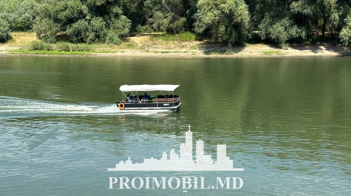 https://images.proimobil.md/G_TrrtQyB-Qw3fQXcz-Q_z8sCZZq62YtUExk2oFZE6U/watermark:0.75:so:0:30:0.39/resize:fill:1460:816:1/gravity:ce/bG9jYWw6Ly8vZXN0YXRlL2xyLzg0MDQwYTk2LWE4ZTctNDcxYy05ODc2LWZmN2U5ZTVhZWMwNC5qcGVn