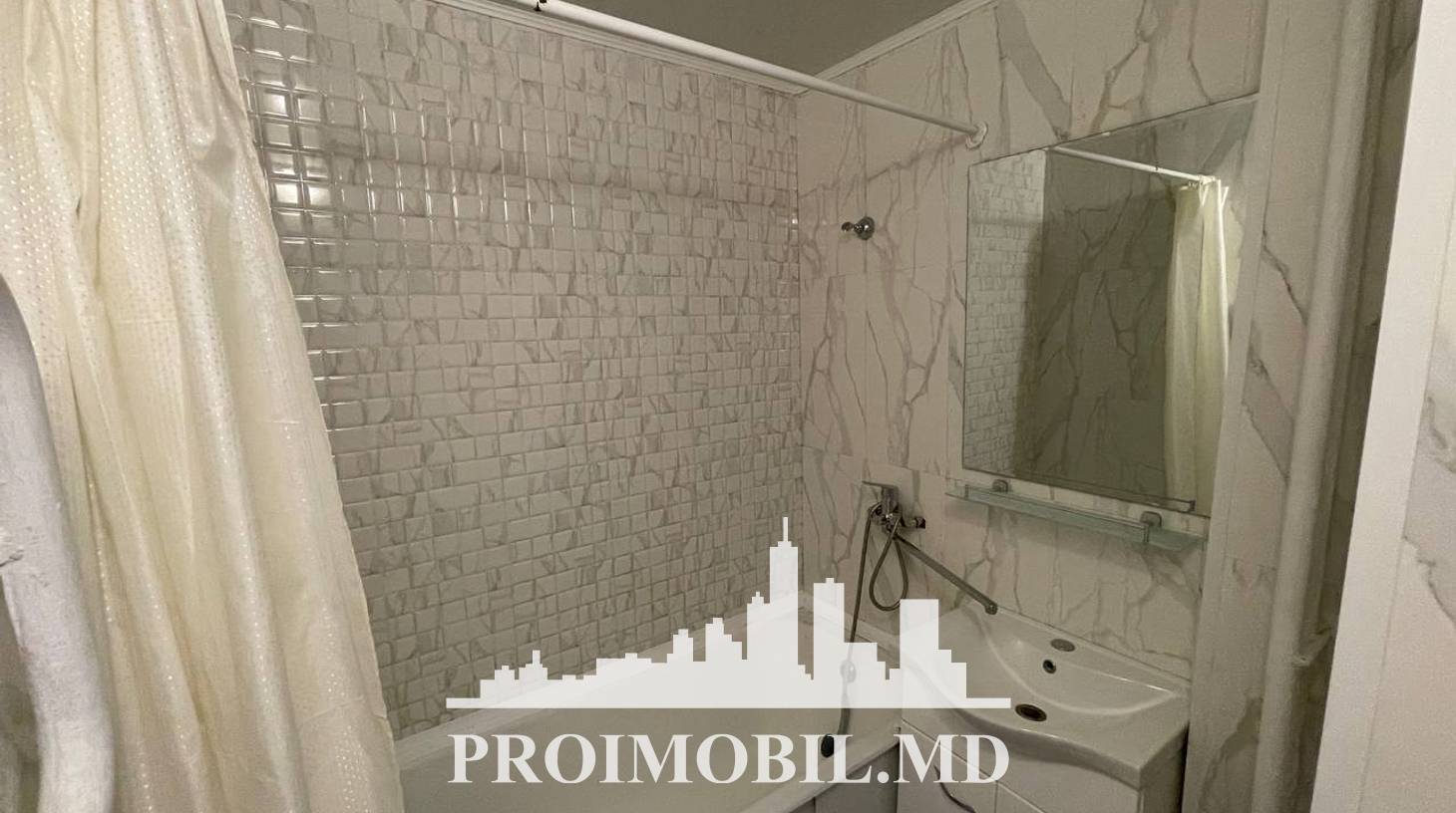 https://images.proimobil.md/GfMLO_7E0OxSYRmnf_1vltDHSF8HZTCvzA82dbq3LEc/watermark:0.75:so:0:30:0.39/resize:fill:1460:816:1/gravity:ce/bG9jYWw6Ly8vZXN0YXRlL2xyL2ZkZGU5YjYzLWFhNTAtNDRjNS1iMjZlLWIzMjM2Mjg3YTYzMC5qcGVn