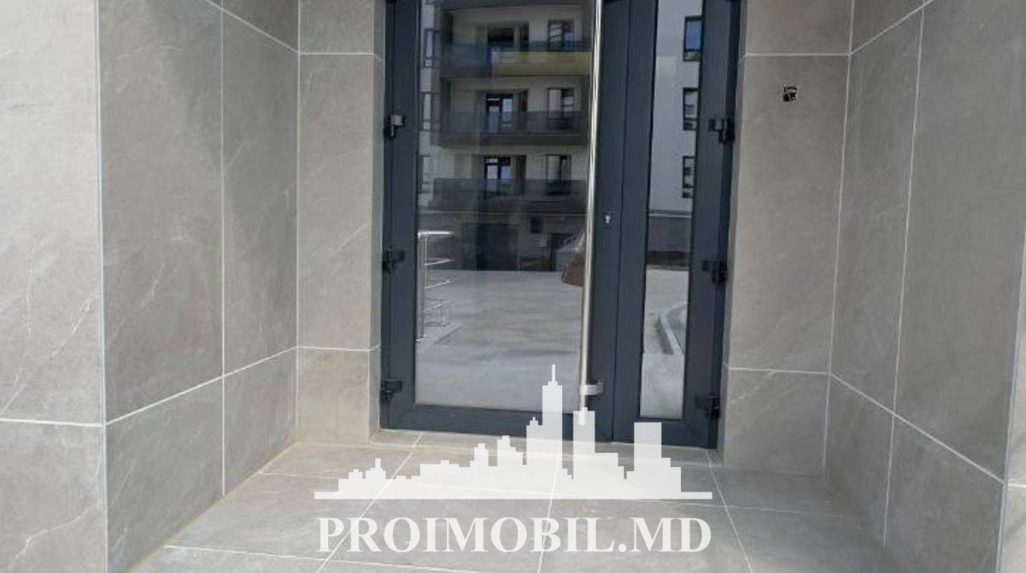 https://images.proimobil.md/GiYxUQ0RdbNm-RArUl1peHnUULhDmJNa-NNZT2NqXqo/watermark:0.75:so:0:30:0.39/resize:fill:1460:816:1/gravity:ce/bG9jYWw6Ly8vZXN0YXRlL2xyL2Q3NjYzM2MyLTRmZWQtNDA2MS1iMTE2LWQ4OGZkNjFiMzg0NS5qcGVn