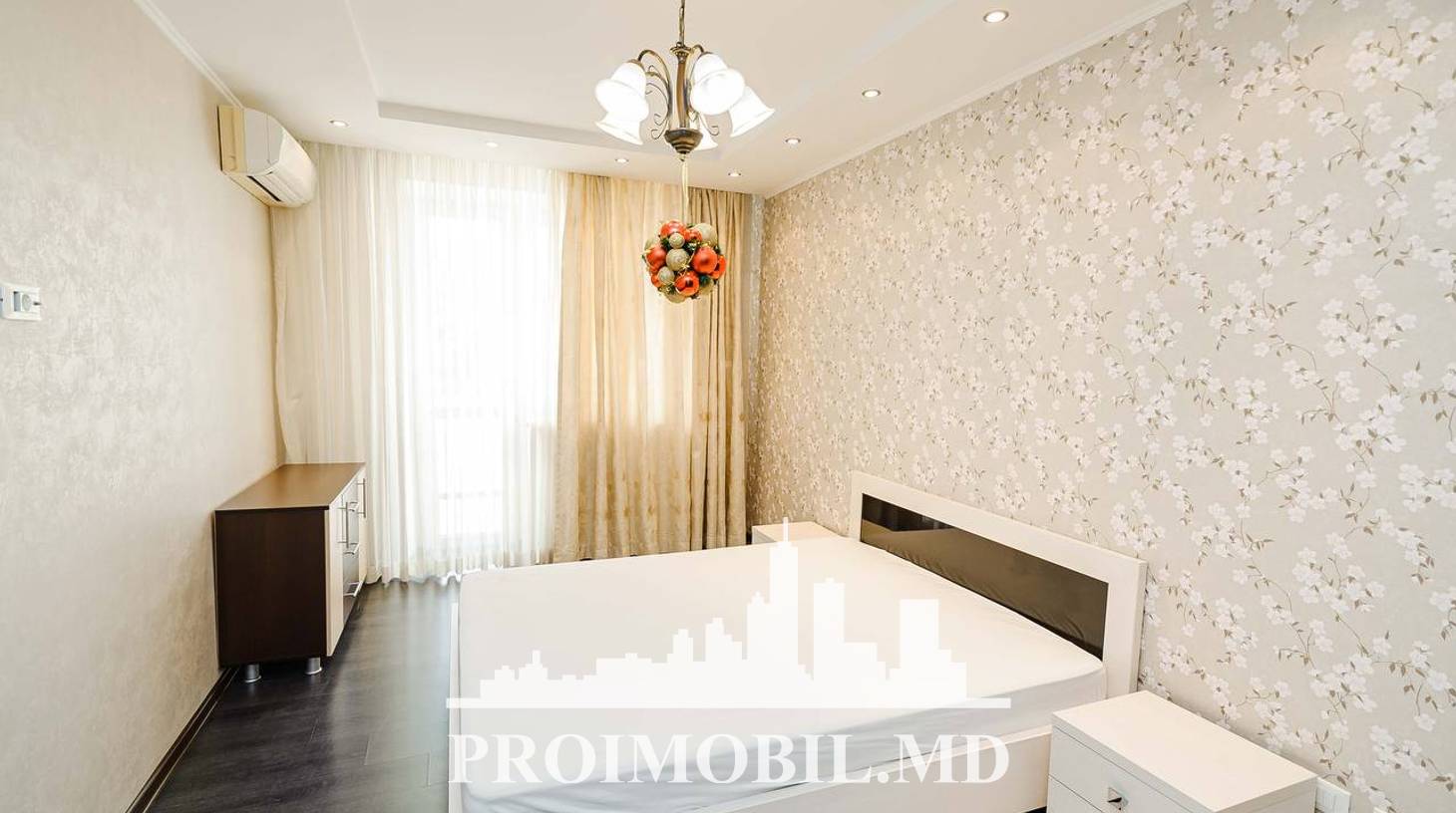 https://images.proimobil.md/GlS5B0xwSItcA8ajEJgN8oxCrUCWpdIpV0aIu-ukkb8/watermark:0.75:so:0:30:0.39/resize:fill:1460:816:1/gravity:ce/bG9jYWw6Ly8vZXN0YXRlL2xyLzIxZmY1MmU0LTg2ZWUtNDFlNS1iZDZlLTcyZjcwMjFkMzI0YS5qcGVn