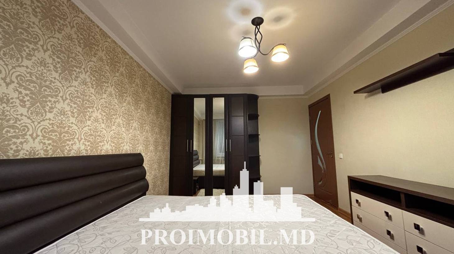 https://images.proimobil.md/GmS1pZRsLNLQmxsbltyczzVIdI9K7r_U_g4FSeGMYfs/watermark:0.75:so:0:30:0.39/resize:fill:1460:816:1/gravity:ce/bG9jYWw6Ly8vZXN0YXRlL2xyL2Y0MmJhZTBmLTMwMGItNDBlYy1hNzUyLTkwZjQyMDMyYWZhOS5qcGVn