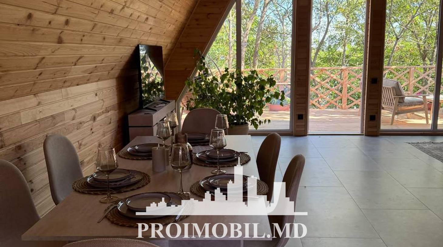 https://images.proimobil.md/GnQO75s7a29kKBQqdfgaiBZa9mJEU8YDRpjNGzV3CA0/watermark:0.75:so:0:30:0.39/resize:fill:1460:816:1/gravity:ce/bG9jYWw6Ly8vZXN0YXRlL2xyLzg4MjBiZTRlLTMyOGItNDkwOS1hMmJlLTBlNzVmNTc5NTdjMy5qcGVn