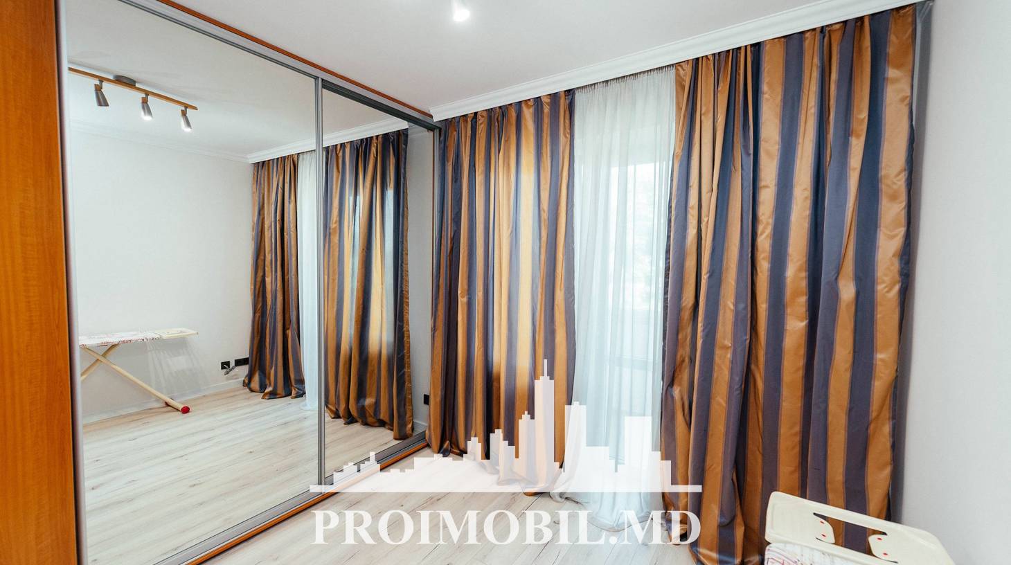 https://images.proimobil.md/GnwCyle878k04yM7kNNj3eMZeFX8T7ZfND4cChoeV4Y/watermark:0.75:so:0:30:0.39/resize:fill:1460:816:1/gravity:ce/bG9jYWw6Ly8vZXN0YXRlL2xyLzFmY2E3MWZlLTU0M2QtNDg1Mi04Njg4LTQ1NDY4NzgyNzkyYi5qcGVn