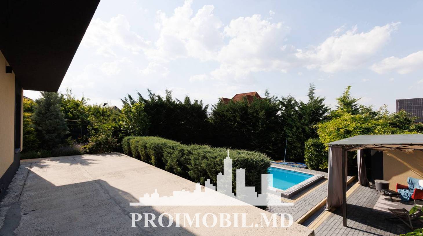 https://images.proimobil.md/GsYwIzV3zhm9g5W-r6kTR2nSRTvKMLpipSQpG-NO2ZI/watermark:0.75:so:0:30:0.39/resize:fill:1460:816:1/gravity:ce/bG9jYWw6Ly8vZXN0YXRlL2xyL2IyZTFmZDJmLTQzYjItNDI3ZC05ZTY1LWQ1ZWJmODcyNDY3Zi5qcGVn