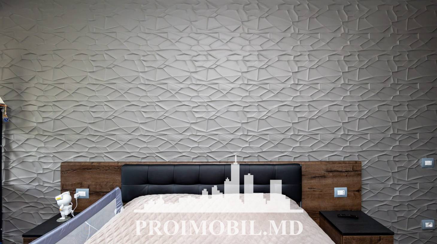 https://images.proimobil.md/GuLLpz1HAwFD5dgis9RP-LnwYmUggtHPfujGvJEOWSU/watermark:0.75:so:0:30:0.39/resize:fill:1460:816:1/gravity:ce/bG9jYWw6Ly8vZXN0YXRlL2xyLzc3Njg4MTdlLTM5OGUtNDgxZC04NmJmLTg4ZTcwMDY0OGMwMS5qcGVn