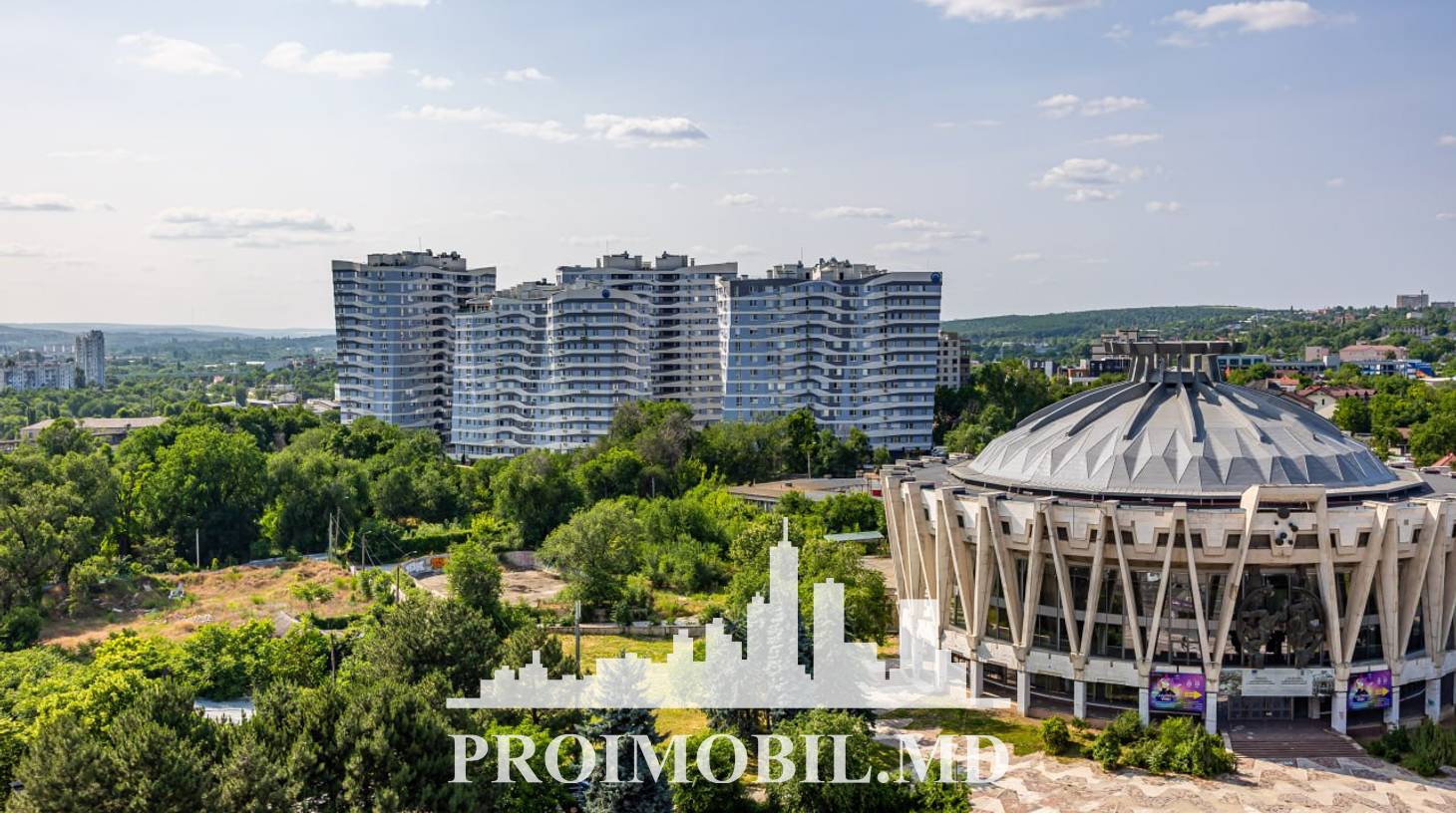 https://images.proimobil.md/Gum1VtRDeA0Nw3A6tP9mqXT39fWd0UGBCwm7EkO9hRY/watermark:0.75:so:0:30:0.39/resize:fill:1460:816:1/gravity:ce/bG9jYWw6Ly8vZXN0YXRlL2xyLzg5N2M0NjA4LTkyYTAtNGZlYy1iZWIwLWI4YTM1YjUyMjE1Ny5qcGVn