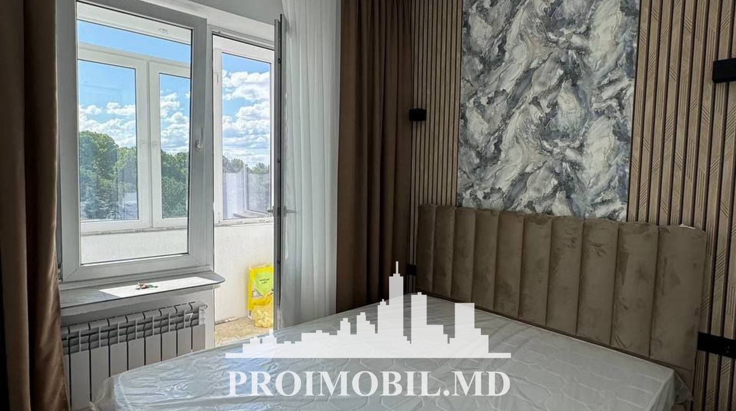 https://images.proimobil.md/Gw17JkEkVxmXbpXlvM-S_Mkaz9uZXsMcWW956uH1UPI/watermark:0.75:so:0:30:0.39/resize:fill:1460:816:1/gravity:ce/bG9jYWw6Ly8vZXN0YXRlL2xyLzU0OTQyOTBhLTZjNjYtNDFmZi1iNTA1LTAwNDZhMzQ0NTAyYy5qcGVn