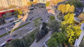 https://images.proimobil.md/GxlNij-JV3s8-ckxTC4UbNkfwvKafZiXwYoMkJ9uZ9E/resize:fill:350:198:1/gravity:ce/bG9jYWw6Ly8vZXN0YXRlL2xyLzMyODUyMGY5LWYwM2YtNDAzZS1hZjRjLWExMTkxYzU4NmYyOS5qcGVn