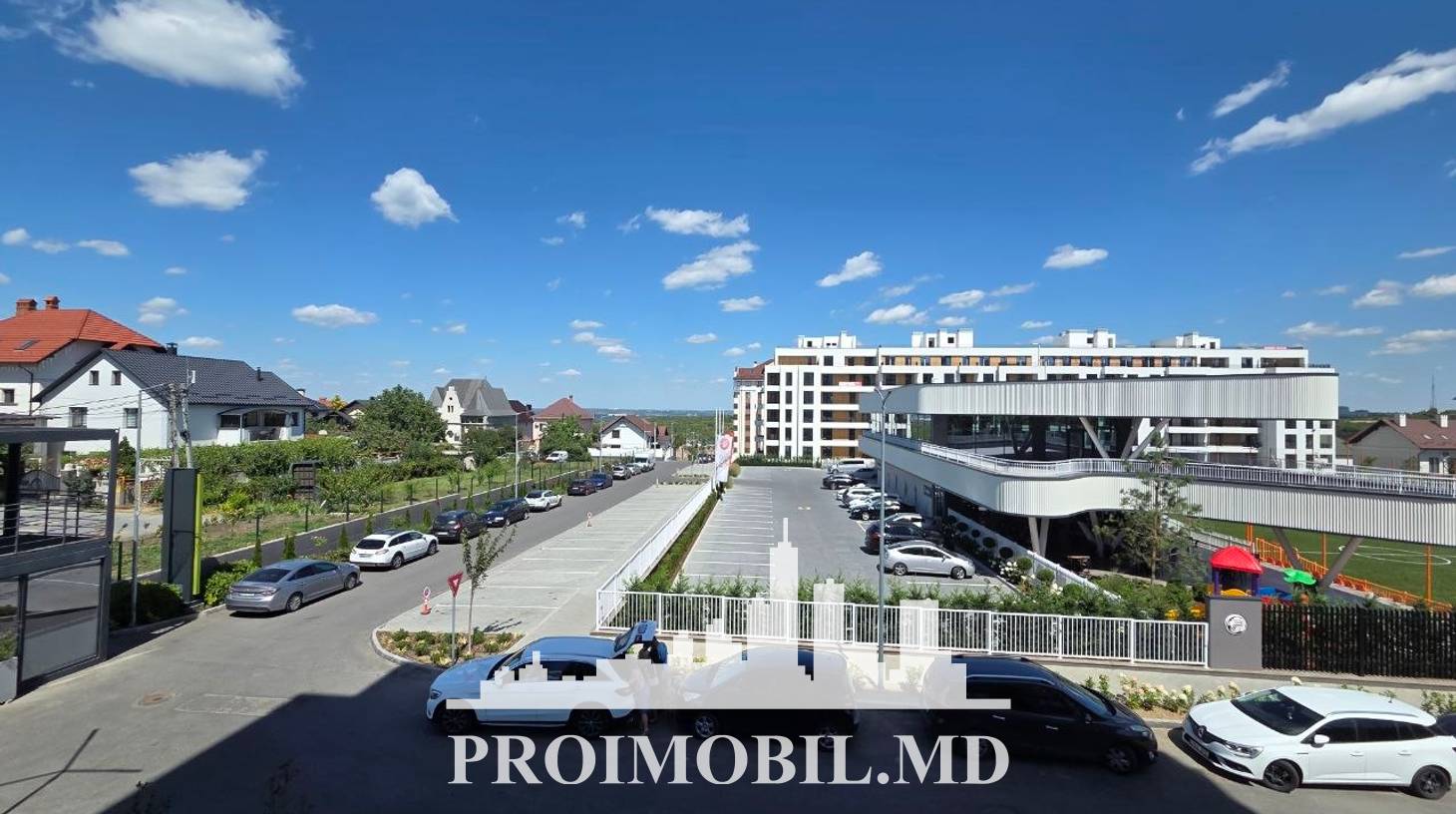 https://images.proimobil.md/Gy-i7rOAn4a4Pg5cUKmx5xTkXq-aRSXKiXXEx3zOTf4/watermark:0.75:so:0:30:0.39/resize:fill:1460:816:1/gravity:ce/bG9jYWw6Ly8vZXN0YXRlL2xyL2VhNjQ1NTYzLTcyYmUtNDFjMS04MmIzLWY3OWQxMTJiNjcyMi5qcGVn