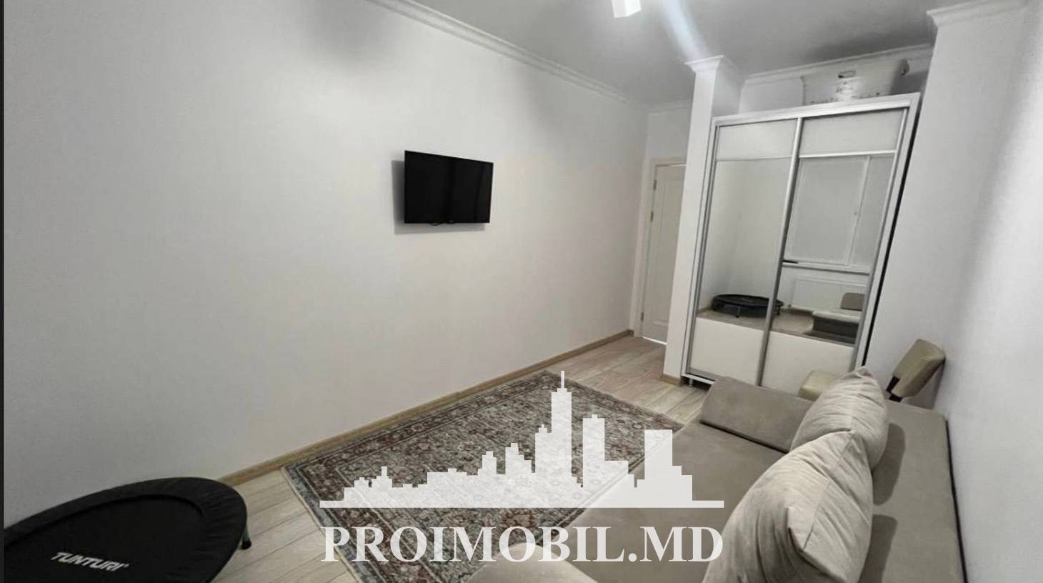https://images.proimobil.md/H-Q8pWpUa4v0YMW8z4xqFaXp1Iemb8cPOksp5wuSbY8/watermark:0.75:so:0:30:0.39/resize:fill:1460:816:1/gravity:ce/bG9jYWw6Ly8vZXN0YXRlL2xyL2E4Yzg1ZjE4LWYxOTUtNGU1MC04YWNkLTAwMWY0MTg2OTg0ZC5qcGVn