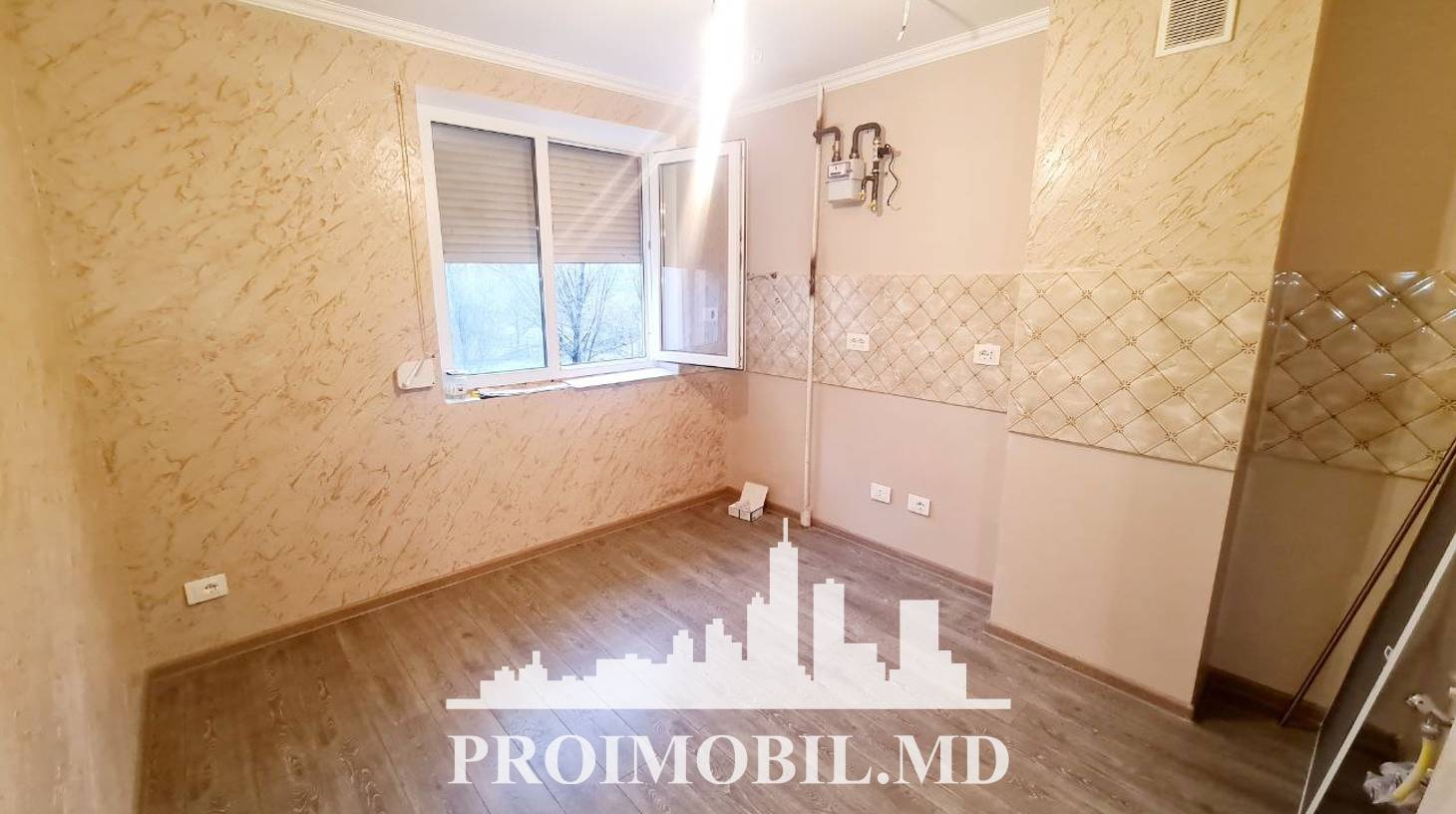 https://images.proimobil.md/H-QhQ8z_rwwKj7Su3a6SuzpoaCXdId9zGNNsGGlmxvY/watermark:0.75:so:0:30:0.39/resize:fill:1460:816:1/gravity:ce/bG9jYWw6Ly8vZXN0YXRlL2xyLzkwZDk4N2YzLWZiOTgtNDgwZC1hNjk4LWU4YTAyNGU0YWUwNC5qcGVn