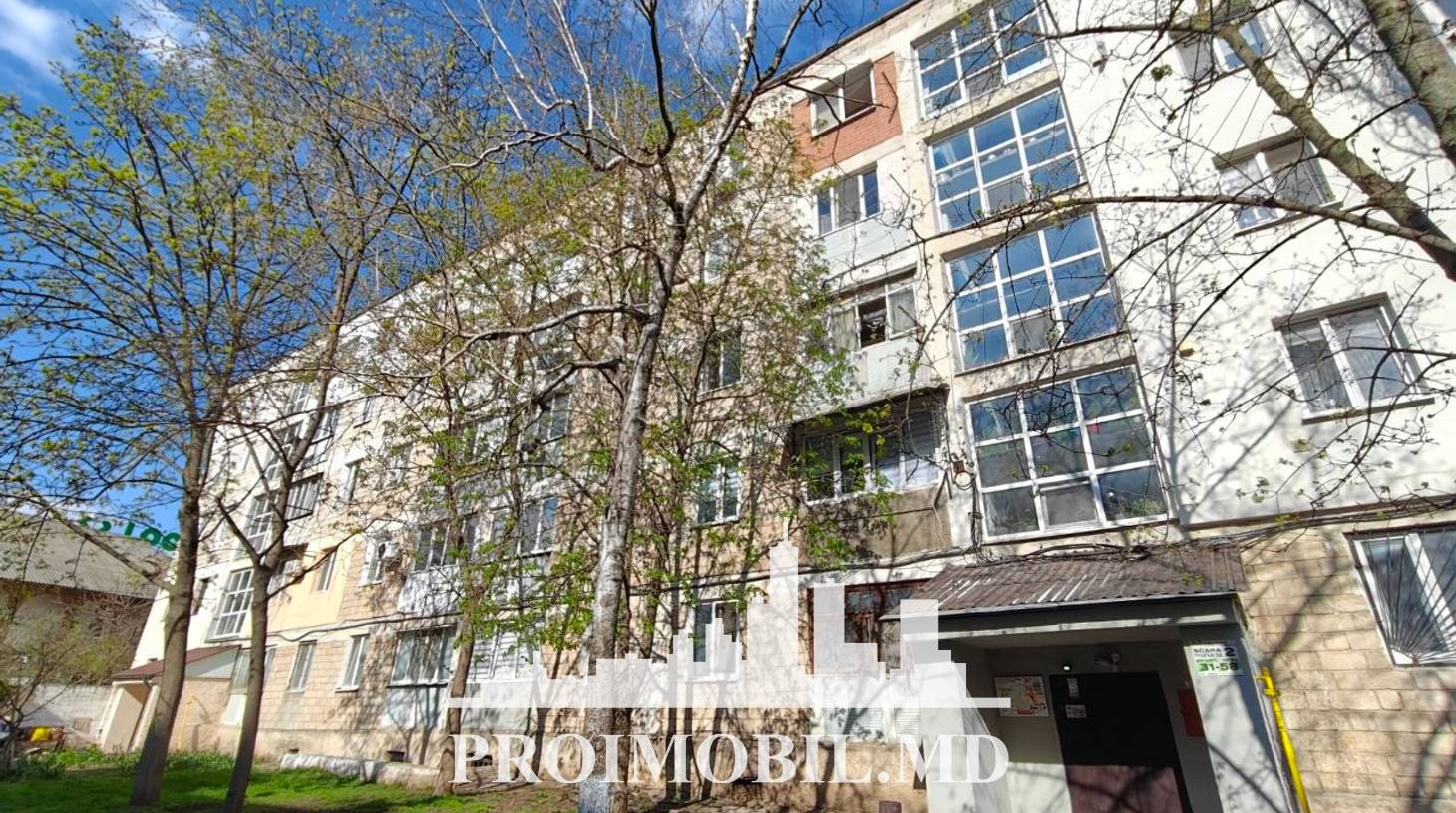 https://images.proimobil.md/H0HNJ-SSIqAeHsTrYd_jkxzvcA27skk2wLRWW6Z0cqQ/watermark:0.75:so:0:30:0.39/resize:fill:1460:816:1/gravity:ce/bG9jYWw6Ly8vZXN0YXRlL2xyLzFjY2VkZjA0LWM4MTUtNDRmOS1hOWY2LWUyYTg2MmZmNTVlZi5qcGVn