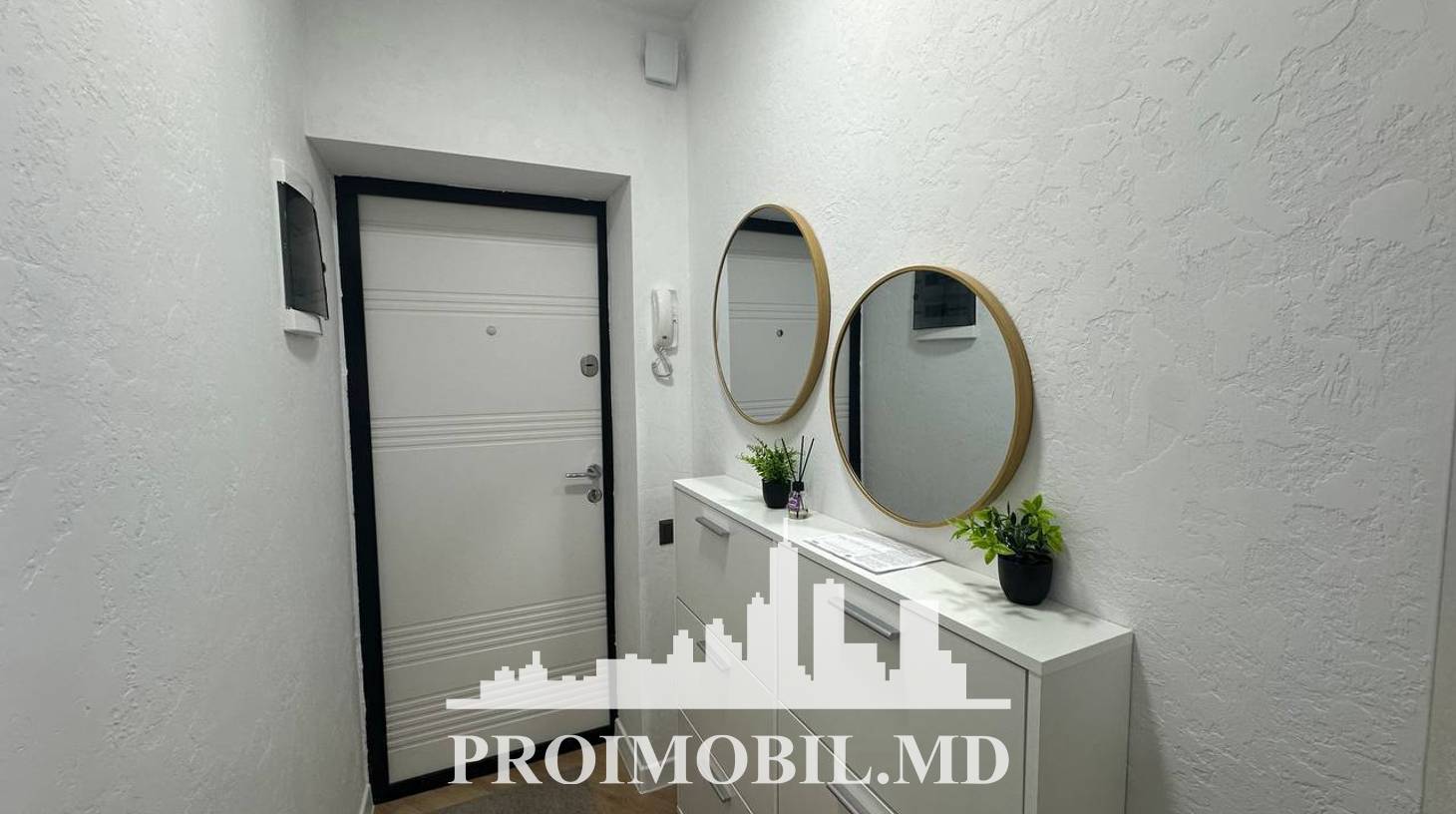 https://images.proimobil.md/H0hWv1dvOhKSipUxaXz5KdNdhMMbFW7n6dCHvD50pdk/watermark:0.75:so:0:30:0.39/resize:fill:1460:816:1/gravity:ce/bG9jYWw6Ly8vZXN0YXRlL2xyLzA2YWU3Y2Q2LWRkOTQtNDg0Ni05OTQyLTVhNTRkOWQ3MDFlZi5qcGVn