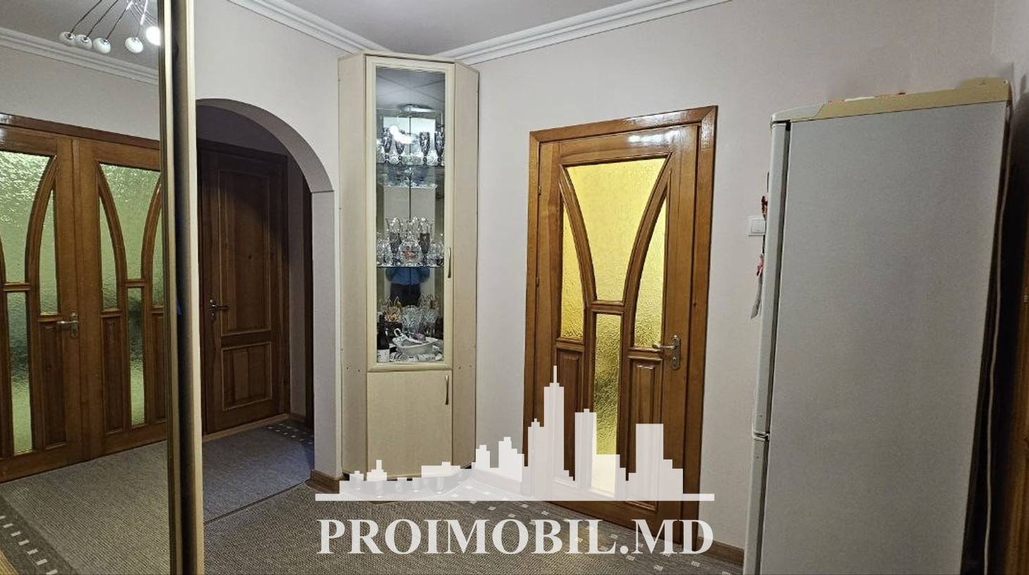 https://images.proimobil.md/H1xGNWKKzd0TIs6F9kAj7mxtvl22nPARgt4kZsIXt58/watermark:0.75:so:0:30:0.39/resize:fill:1460:816:1/gravity:ce/bG9jYWw6Ly8vZXN0YXRlL2xyLzY4ODU4ZjdlLTcwNDItNDkzZi04MmM4LTdhNGY2MDEwM2VhNy5qcGVn