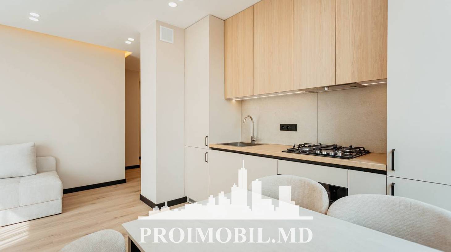 https://images.proimobil.md/H2XHvoWMgE3wFtiiqmcyQN24Q0e1rOMWsZY6hYSKEX8/watermark:0.75:so:0:30:0.39/resize:fill:1460:816:1/gravity:ce/bG9jYWw6Ly8vZXN0YXRlL2xyLzliZjNlNTJiLTUxNTgtNGI0OS1iYzM0LTczZTNlNDNjOWIwNS5qcGVn