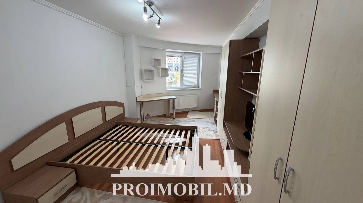 https://images.proimobil.md/H2sKshGwj6oWsHLexCMdg-cGwcYvN0V0h2vaJUNl5xc/watermark:0.75:so:0:30:0.39/resize:fill:1460:816:1/gravity:ce/bG9jYWw6Ly8vZXN0YXRlL2xyLzg3NjlmZjNhLTA1ZmUtNGQ0Mi1hYmY0LTcwZmE0Yjg4NTkzZi5qcGVn