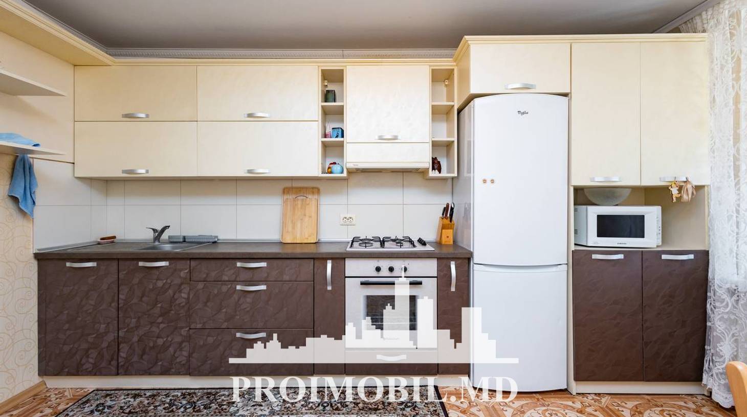 https://images.proimobil.md/H3m9vBBXU8MiyGFjqHGVZ31pnyh5HVa5sKk79f101pQ/watermark:0.75:so:0:30:0.39/resize:fill:1460:816:1/gravity:ce/bG9jYWw6Ly8vZXN0YXRlL2xyL2I0ZDcwOTBkLTRkYjItNDU0Ny1iZjE3LTNmODlmM2MzODg2NC5qcGVn