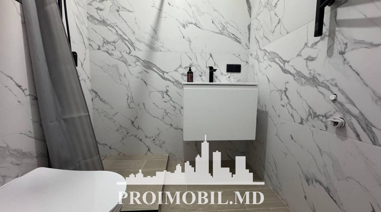 https://images.proimobil.md/H47eIc6mD7cChfmV4sbpPg01AI745f5ZMUHoqJVzfA0/watermark:0.75:so:0:30:0.39/resize:fill:1460:816:1/gravity:ce/bG9jYWw6Ly8vZXN0YXRlL2xyLzZjMWMwNjFkLTQwN2EtNDJjYi1hMjg1LWMzMTQxZjZkMjgyYS5qcGVn