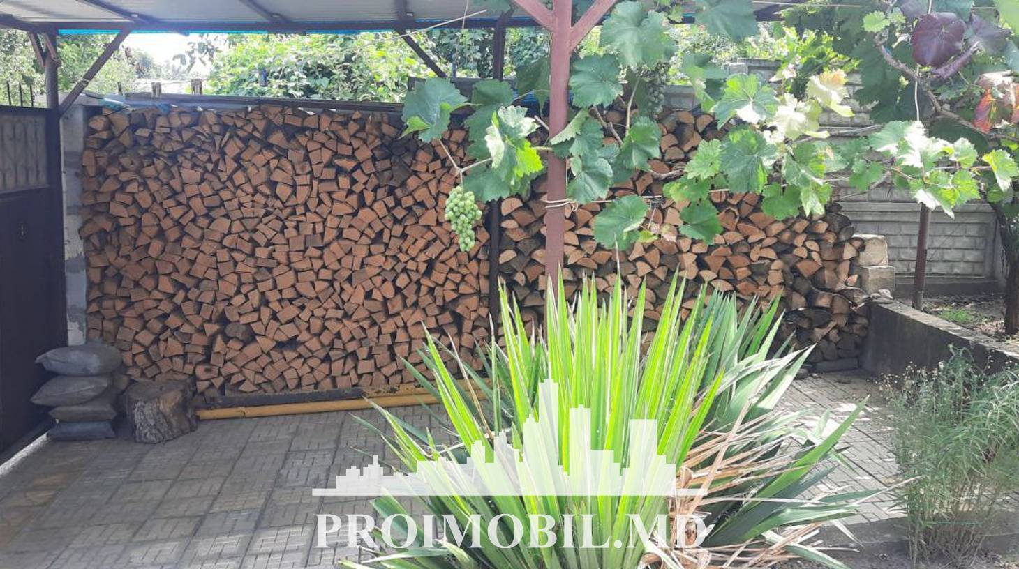 https://images.proimobil.md/H4Ut-_esug3wYhZyIrlNhEdc_3ar407vk4orqzxJhyE/watermark:0.75:so:0:30:0.39/resize:fill:1460:816:1/gravity:ce/bG9jYWw6Ly8vZXN0YXRlL2xyL2FjYWJhMjQxLTczODgtNGQyZC04YTk2LWE0ZTdhNDVmZTIxMy5qcGVn
