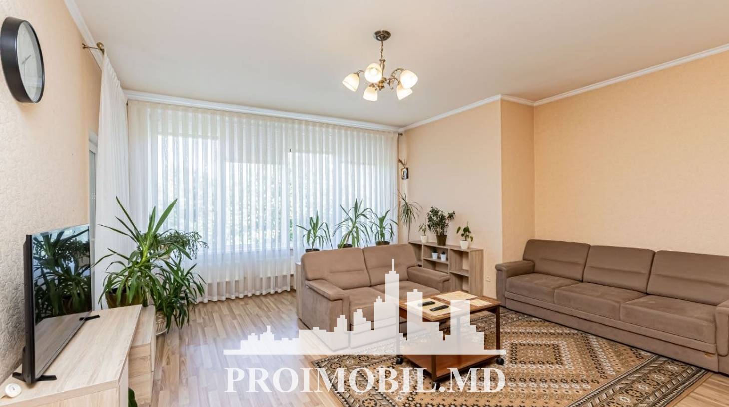 https://images.proimobil.md/H9tvF0Yo0y0W2_Q2eVytqUFZOIcXDwTWJtEUxOvdVOw/watermark:0.75:so:0:30:0.39/resize:fill:1460:816:1/gravity:ce/bG9jYWw6Ly8vZXN0YXRlL2xyLzU4NTA4NjdiLWE3ZTQtNDhiMC04OWQ4LWNlMzU3ZTNjMTAxNS5qcGVn