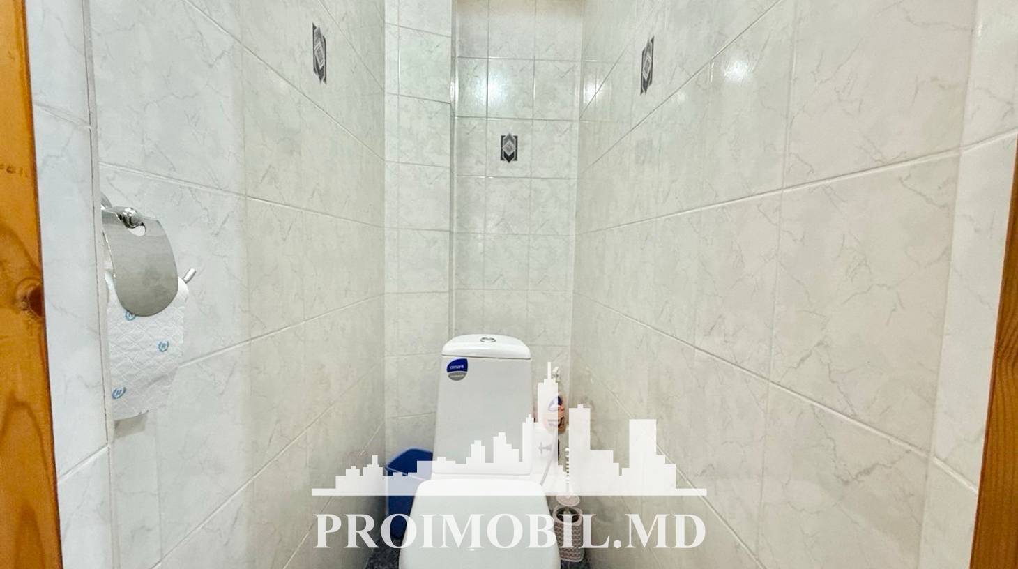 https://images.proimobil.md/HAFsD-6C4DfHHH_zbASqv8PmdBvc6YGUoPigTMOYF2g/watermark:0.75:so:0:30:0.39/resize:fill:1460:816:1/gravity:ce/bG9jYWw6Ly8vZXN0YXRlL2xyLzZhOWIzZWJkLTBmNWEtNGEzNi1iOTZhLWZiZGRmYjg5NmE1My5qcGVn