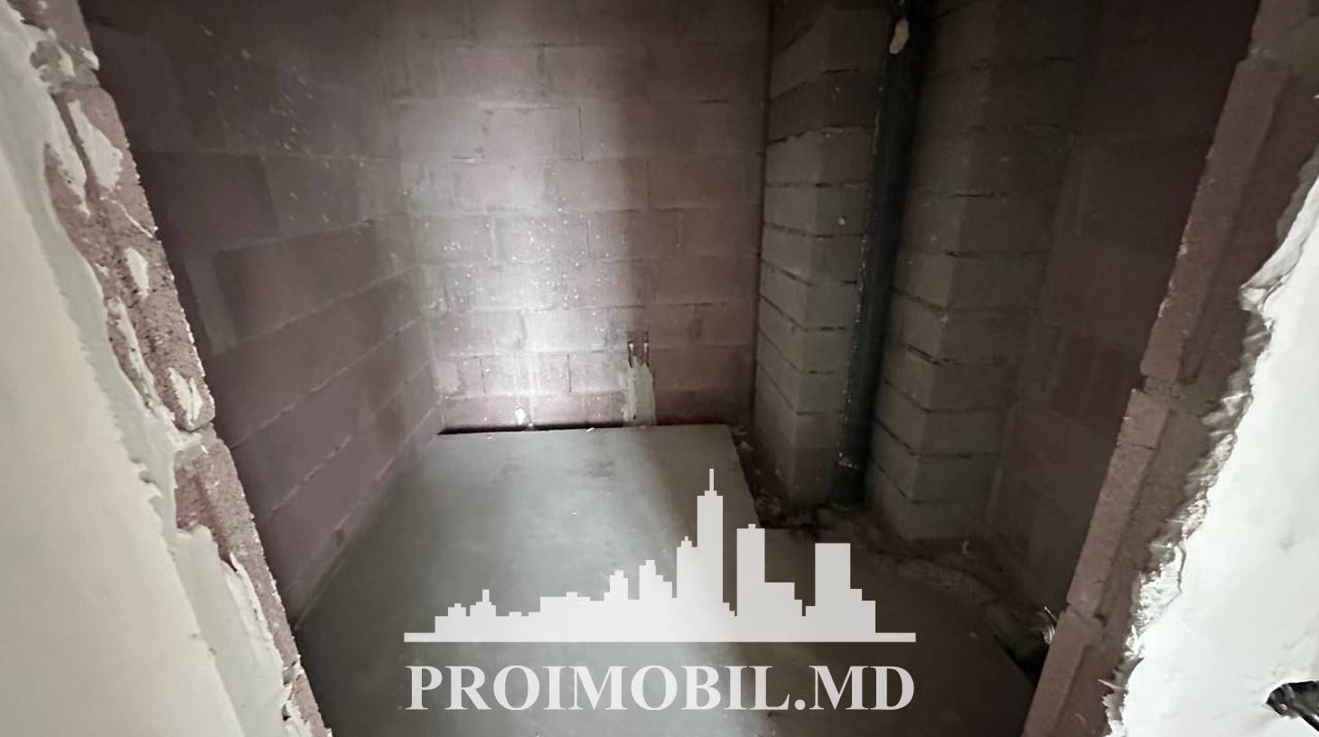 https://images.proimobil.md/HDBbqHWqzf1TM5JwTXsjE9G5hMOnY2CBdt6M8JBWU7E/watermark:0.75:so:0:30:0.39/resize:fill:1460:816:1/gravity:ce/bG9jYWw6Ly8vZXN0YXRlL2xyLzVkOTc1NGI1LTVmYmMtNDA2Yy1hNDhiLWFlZDc5ZjI5NTFkNS5qcGVn