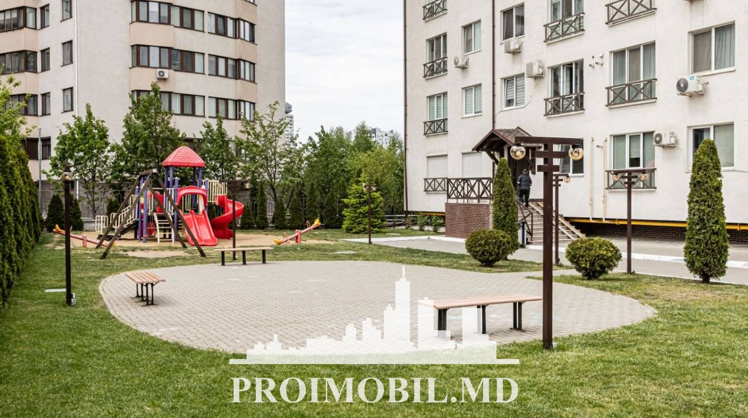 https://images.proimobil.md/HMzTFiBeaJbOKND4wGj0u-5jskC2qTAy9u_utbzbtZk/watermark:0.75:so:0:30:0.39/resize:fill:1460:816:1/gravity:ce/bG9jYWw6Ly8vZXN0YXRlL2xyL2IwMGI5N2RjLTI2OWQtNDJjNi1hZDY3LTU0ZmQzMDVkY2JiNi5qcGVn