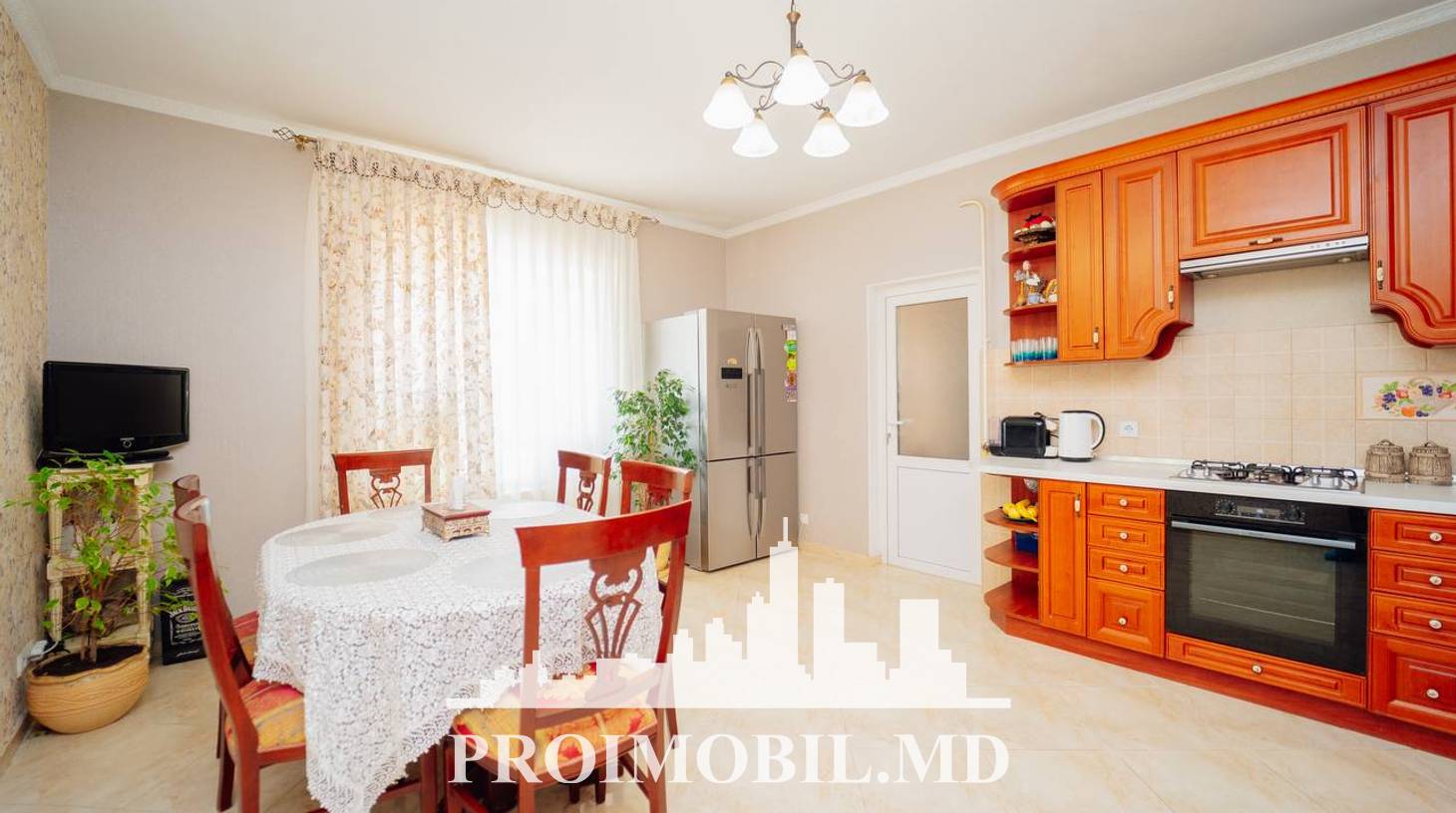 https://images.proimobil.md/HRkzpl219fSG4cDtCJEKDW8c5aXKpsU_tPPja1dwKoc/watermark:0.75:so:0:30:0.39/resize:fill:1460:816:1/gravity:ce/bG9jYWw6Ly8vZXN0YXRlL2xyLzYzZTE2Zjc2LThkYmMtNDNiMC05NjA4LWVjZTE1MzlkNGQ2NS5qcGVn