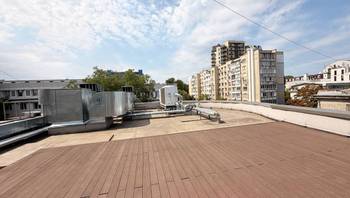 https://images.proimobil.md/HUXmm0Nio9F1QnjpV_Don1juFDsjwgbLHRmaqOjslCQ/resize:fill:350:198:1/gravity:ce/bG9jYWw6Ly8vZXN0YXRlL2xyLzA2MmJjM2RmLWE2ZDYtNDI5Ny1iNjUzLTNlMjY1MjM4Yjk3ZS5qcGVn