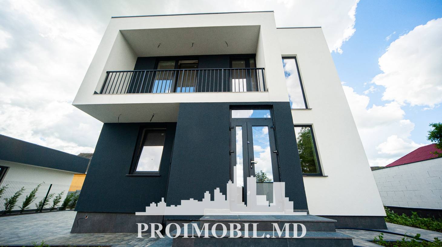 https://images.proimobil.md/HUqgU7k_Jwwsxi3GZd-zpCDKByzk2Gi16YLen82igUE/watermark:0.75:so:0:30:0.39/resize:fill:1460:816:1/gravity:ce/bG9jYWw6Ly8vZXN0YXRlL2xyLzFhNjUzNTU4LTJiM2ItNDMxZi04YzI5LWUyMThkNWY1YmY2Zi5qcGVn