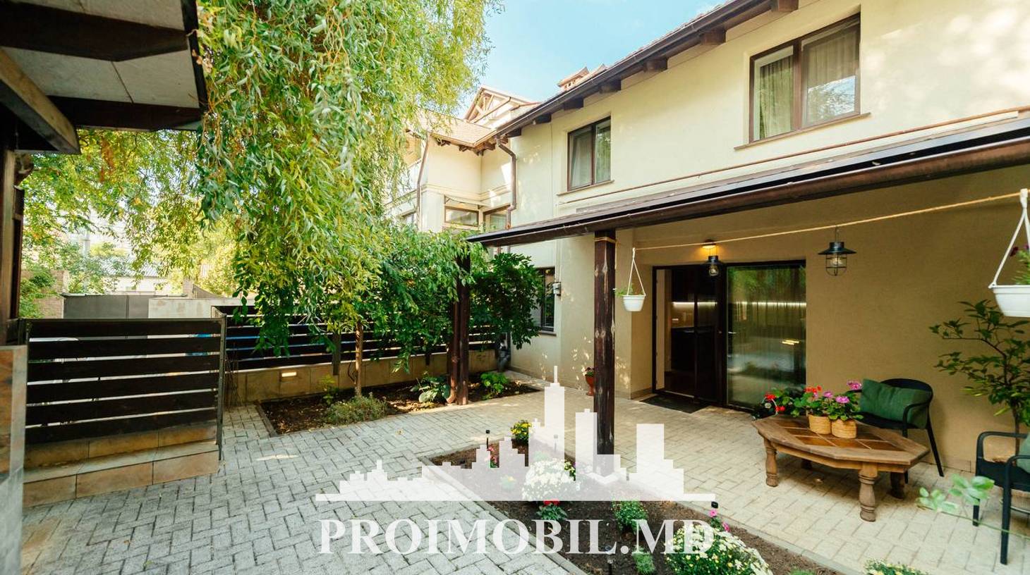 https://images.proimobil.md/Hcx0JZpQAS_Puw90t2jRjvXT6T7N3C5BmwzzNb-jgmA/watermark:0.75:so:0:30:0.39/resize:fill:1460:816:1/gravity:ce/bG9jYWw6Ly8vZXN0YXRlL2xyL2UxNDJkNGU3LTk2YTAtNDdmNS1iZjYyLTM4ZmNmOGQwODE3YS5qcGVn