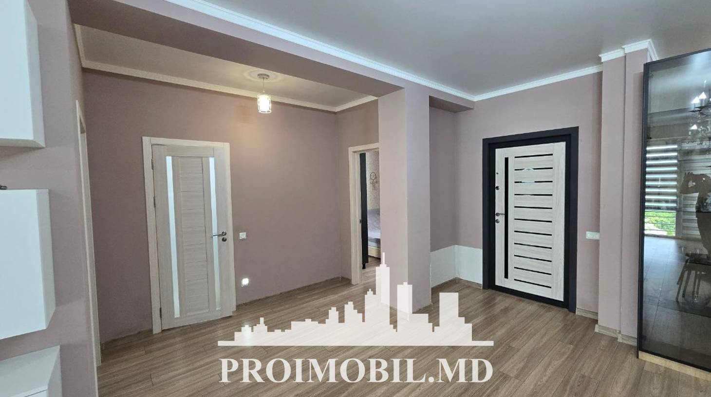https://images.proimobil.md/HcxVqP9R_N3SofUHcTRbumodUk13XITKeovbvH-Ji40/watermark:0.75:so:0:30:0.39/resize:fill:1460:816:1/gravity:ce/bG9jYWw6Ly8vZXN0YXRlL2xyL2MwNTdmNzc1LWZkYTgtNGJjYy1iMTkyLWIwMGM2N2I1MDUwYy5qcGVn