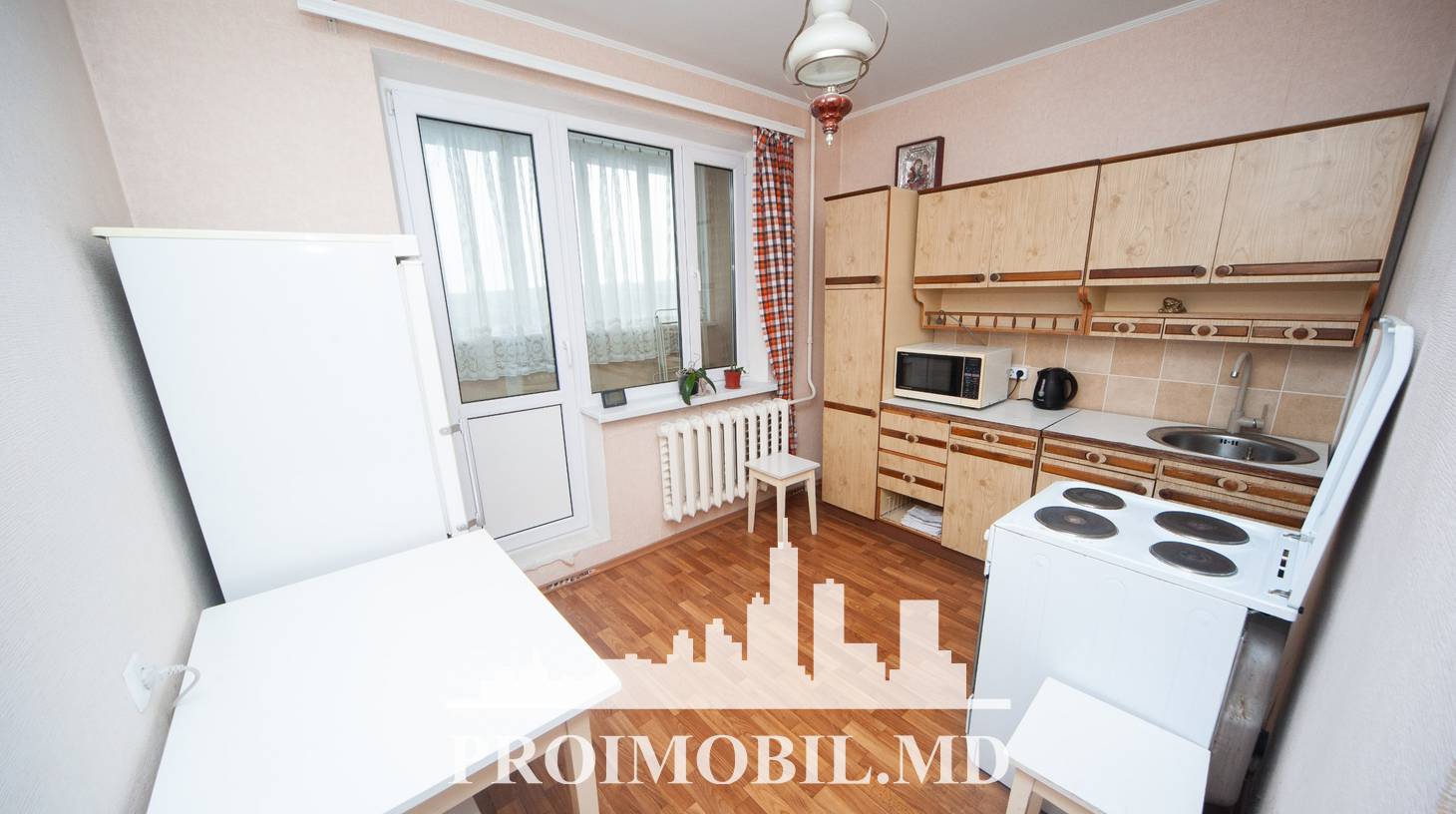 https://images.proimobil.md/HdlFVcOqdoDcvqJudezGLjbao5jiTWwgV8GMxjfrU-o/watermark:0.75:so:0:30:0.39/resize:fill:1460:816:1/gravity:ce/bG9jYWw6Ly8vZXN0YXRlL2xyLzk0MjBlNTFhLTUwMWItNDQzZi04NzNlLThmY2I0YThhZDc5ZC5qcGVn