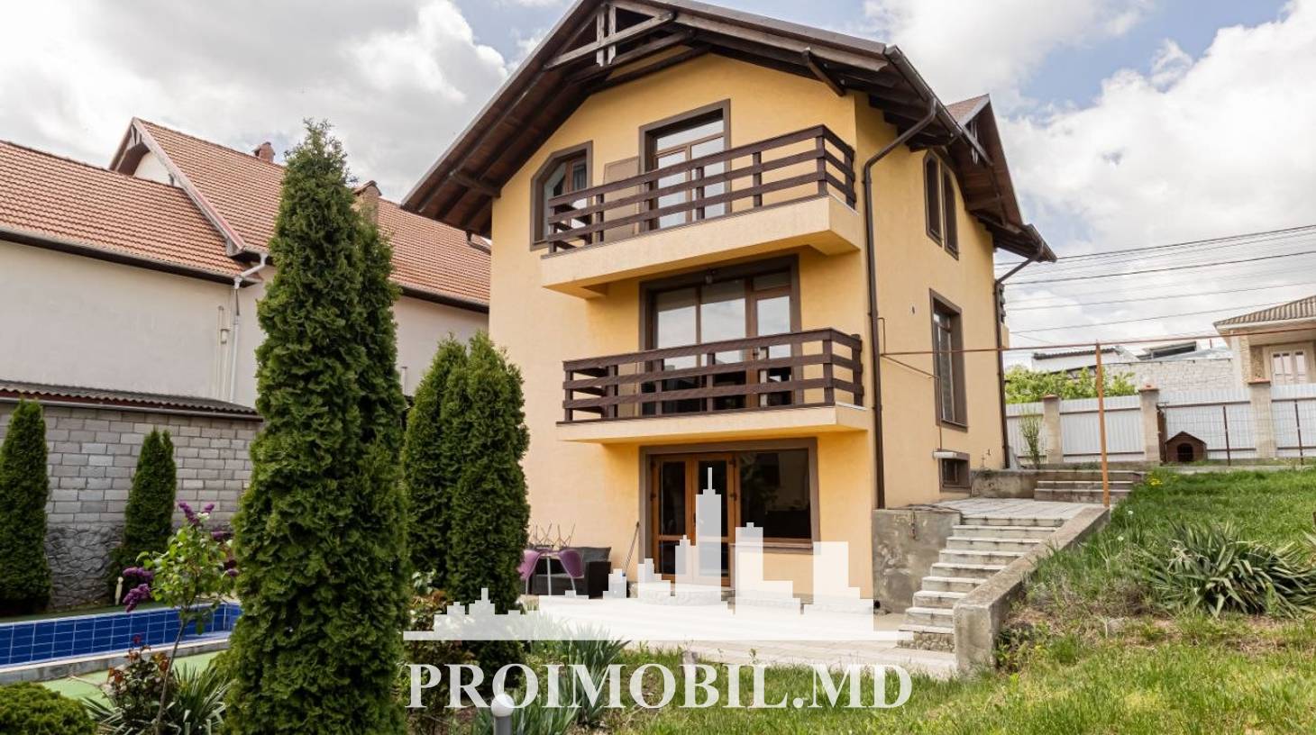 https://images.proimobil.md/HgHSvPliymBx7XlM7H_SXdrPO9Aihx4a501GeH8LBxM/watermark:0.75:so:0:30:0.39/resize:fill:1460:816:1/gravity:ce/bG9jYWw6Ly8vZXN0YXRlL2xyLzU0MzVjYWMyLWE3NTktNDgxNy04ZGY4LWE3OTVmYzdkOTIxYy5qcGVn