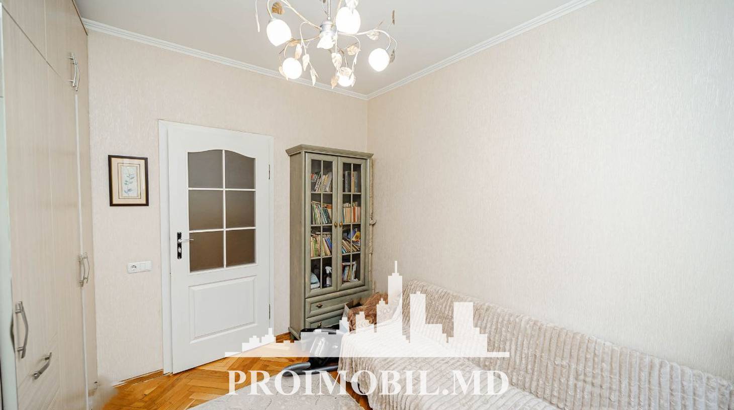 https://images.proimobil.md/HgO79YV-BnUF09RXVK4Px06E467QTGduWU1bQ0r4fNs/watermark:0.75:so:0:30:0.39/resize:fill:1460:816:1/gravity:ce/bG9jYWw6Ly8vZXN0YXRlL2xyLzNhOTMzYTI1LTYzYmMtNGE4ZS05MTIzLWNlMGM0NTU0OTU4Yi5qcGVn