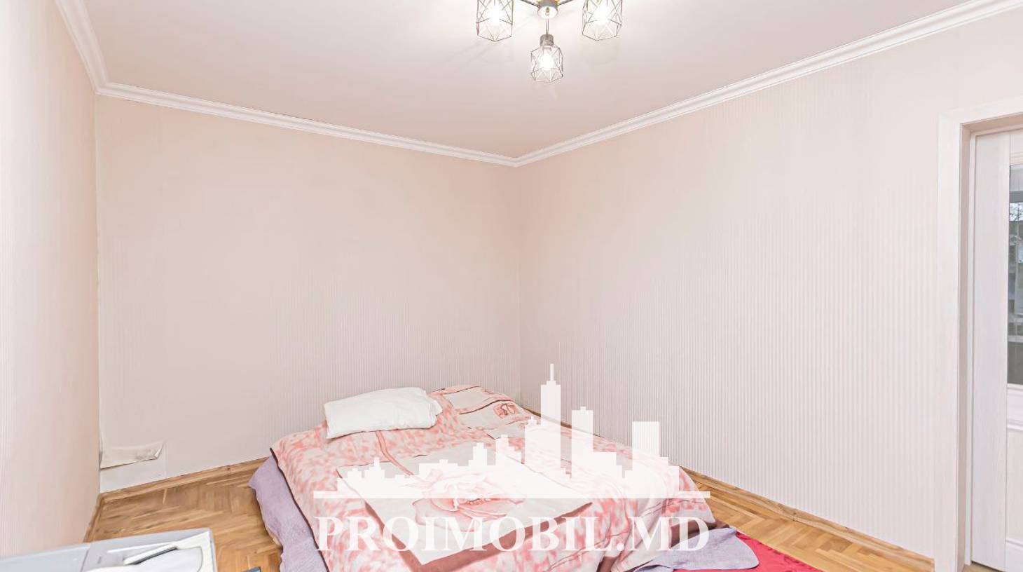 https://images.proimobil.md/Hk-LgW9O97J8SrwEemu9J2PzHyRO77nq125osvhhml8/watermark:0.75:so:0:30:0.39/resize:fill:1460:816:1/gravity:ce/bG9jYWw6Ly8vZXN0YXRlL2xyLzcwNzIzMjA2LTU4OTYtNDYzMS05YzFhLTM0ZTg1ODQzYjNjZC5qcGVn