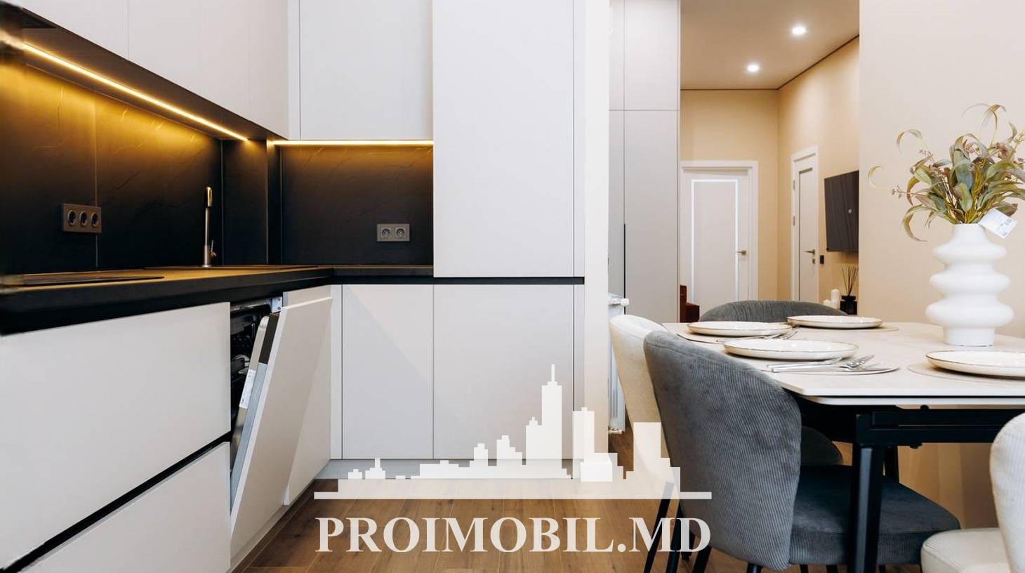 https://images.proimobil.md/Hk4OjJWqOQXel1PHv8Kzp44ao7HgzOTi6dIhz0qGUhk/watermark:0.75:so:0:30:0.39/resize:fill:1460:816:1/gravity:ce/bG9jYWw6Ly8vZXN0YXRlL2xyL2ZkZTAzNzU1LTMxOGMtNGVjZS04NTkwLWNmMmJmNjU1MDg0NS5qcGVn