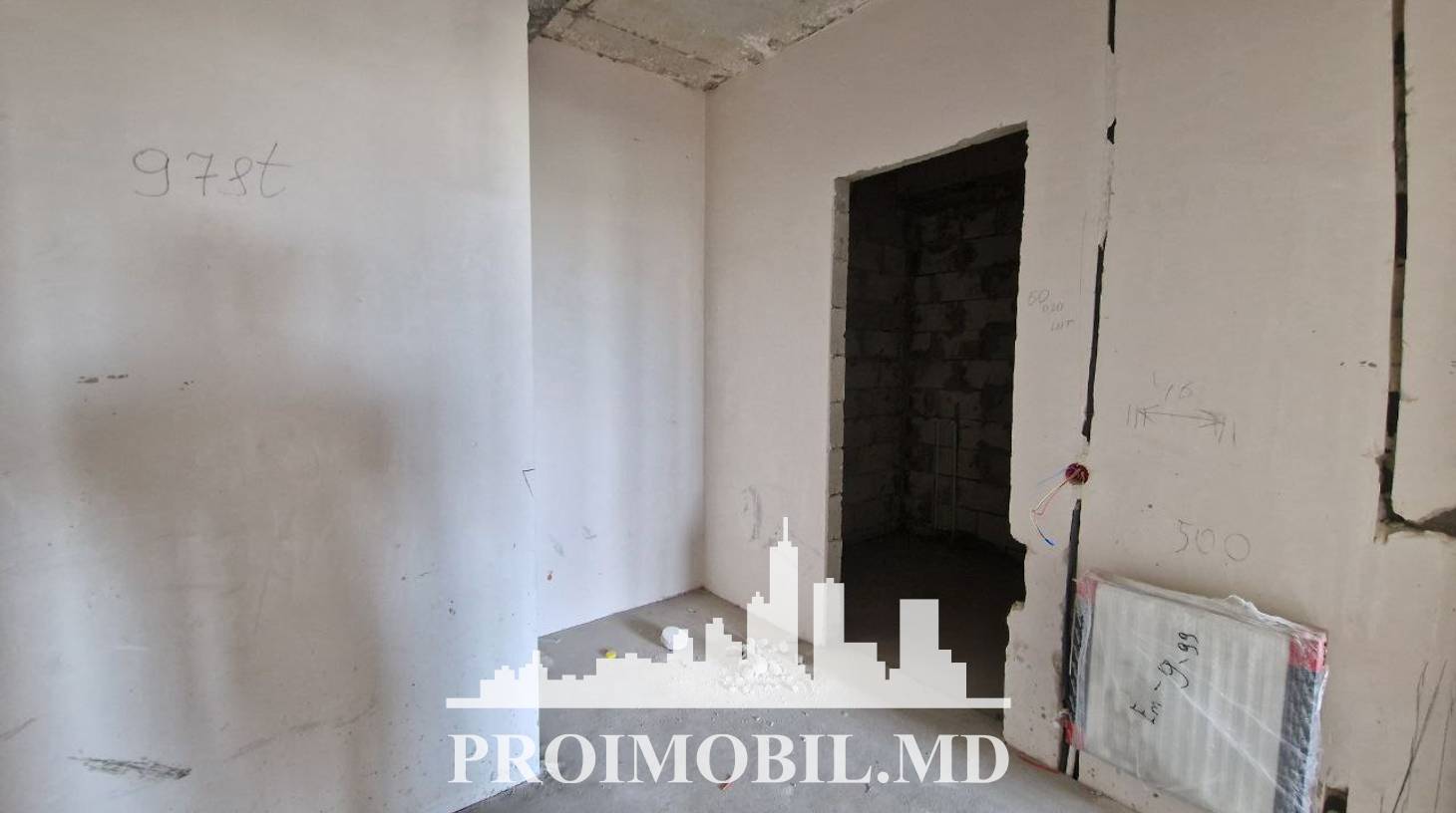 https://images.proimobil.md/HkM1kGh6tXhO6LIgP9q9tAndTu2LcNF4MVpDlDt0E_I/watermark:0.75:so:0:30:0.39/resize:fill:1460:816:1/gravity:ce/bG9jYWw6Ly8vZXN0YXRlL2xyL2UyYWM1MzE3LTQwM2MtNDI1Yi05NTQwLTIyYTdkMjAxOGViMy5qcGVn