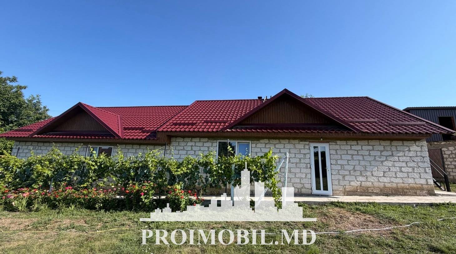 https://images.proimobil.md/HqwdqVUAFY01_pqsmctFXijK9-HIieITy1ic8pe1tr0/watermark:0.75:so:0:30:0.39/resize:fill:1460:816:1/gravity:ce/bG9jYWw6Ly8vZXN0YXRlL2xyLzVmOGVjYmJkLWFjZjMtNDMyZS05NTQ2LTAxZmVlZTgzZWE3My5qcGVn