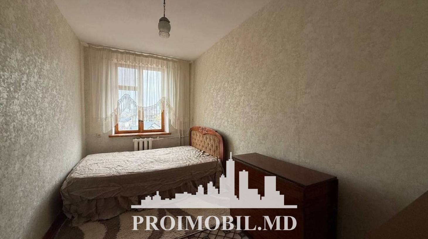 https://images.proimobil.md/HrhEaEi5R8eiRUtMC9I1mQWqoCDW5M0F9j6gZew7eII/watermark:0.75:so:0:30:0.39/resize:fill:1460:816:1/gravity:ce/bG9jYWw6Ly8vZXN0YXRlL2xyLzIxNjYxMmJkLTJiMDItNDk1ZS04NjkxLTVjNzU1NGI2NGQwYi5qcGVn