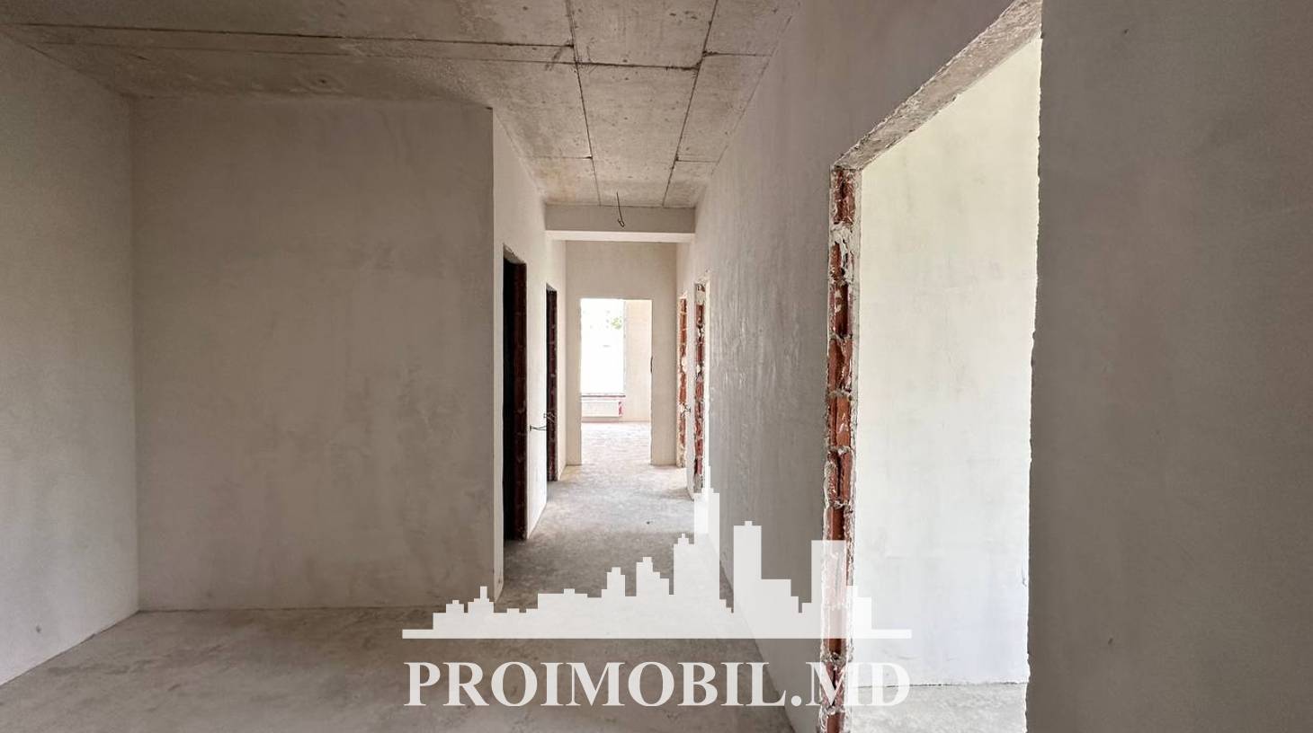https://images.proimobil.md/Hsb6LFQiyuUFIDtGK7P8DGnmEUEBcVCNWBTARVuQB9Q/watermark:0.75:so:0:30:0.39/resize:fill:1460:816:1/gravity:ce/bG9jYWw6Ly8vZXN0YXRlL2xyLzljZTQ5ZTI0LTllYmQtNGU2MS1iYzMxLTVjM2Y1NGU0Y2Q3ZS5qcGVn