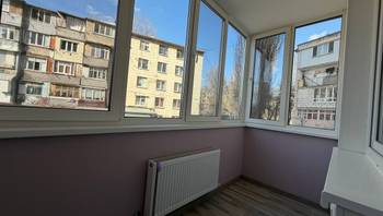 https://images.proimobil.md/HviB2lB9YCSRMtVoI8LPYMfHGYVS4G4N0tyPvzd1N7M/resize:fill:350:198:1/gravity:ce/bG9jYWw6Ly8vZXN0YXRlL2xyL2VjNDMzZmI4LTZiNjctNGYzYy1hN2Y1LTUwMDg4Y2QwNWE3ZC5qcGVn