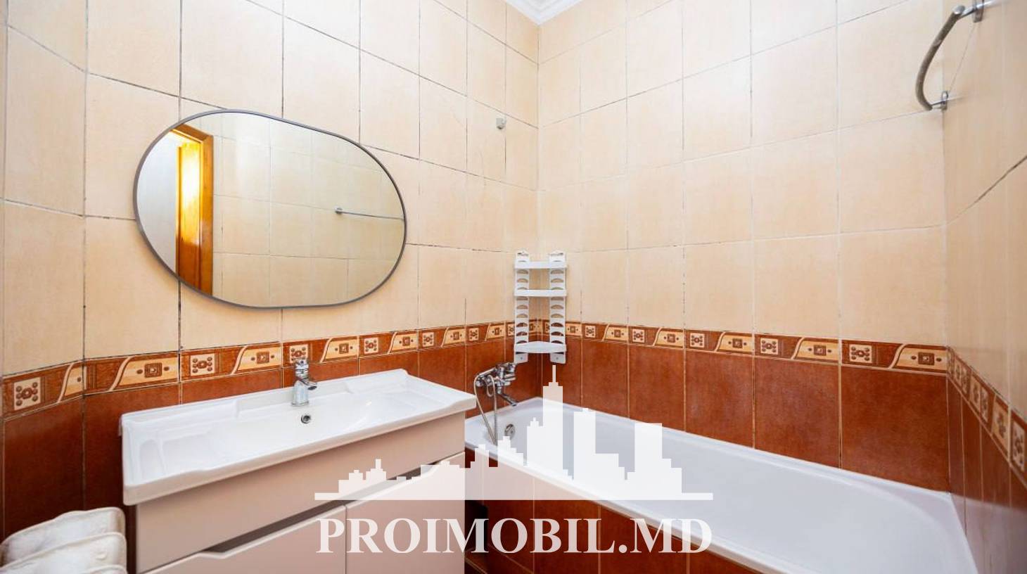 https://images.proimobil.md/Hxe7MX28LGvTa7-Vqab3fNMxfjLfdNesaVBno56XELo/watermark:0.75:so:0:30:0.39/resize:fill:1460:816:1/gravity:ce/bG9jYWw6Ly8vZXN0YXRlL2xyLzk4YTFiMzYyLWNkMWYtNDFhMy05ZmZmLTBjYTVlMjBkNDQzYS5qcGVn