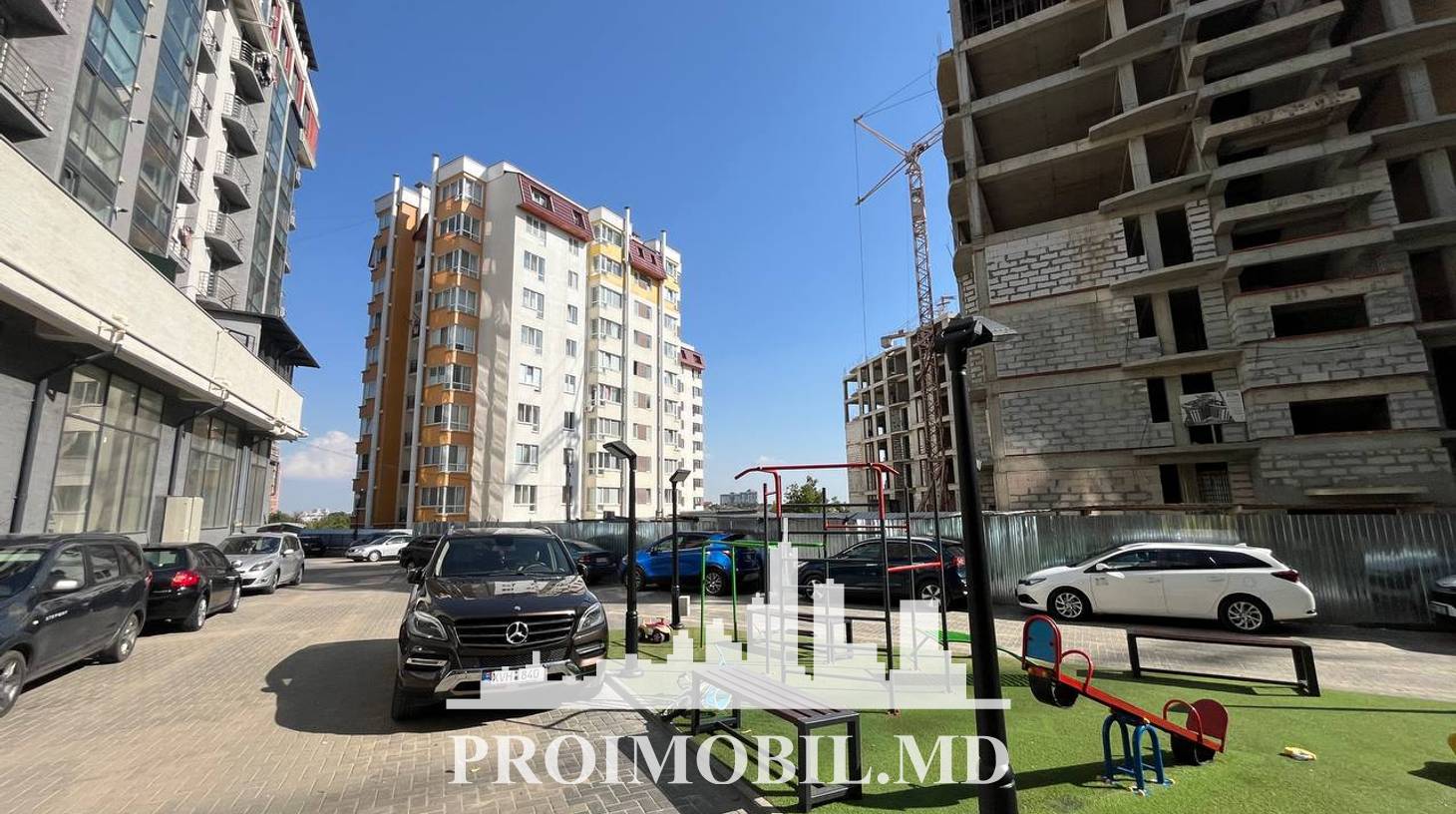 https://images.proimobil.md/Hyx6vlLGGUyIyXJ64N_lLO0xg8RB2TdBavPo-hdhsso/watermark:0.75:so:0:30:0.39/resize:fill:1460:816:1/gravity:ce/bG9jYWw6Ly8vZXN0YXRlL2xyLzcxMjgwZmFlLTI0MTgtNDg1Mi1iMmU4LTYwOTYyMzMyNGRjNy5qcGVn