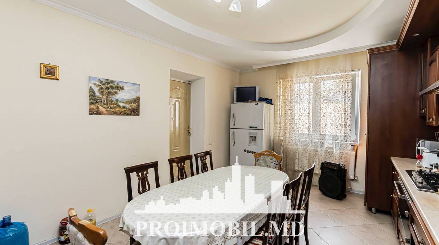 https://images.proimobil.md/I19cTRtO9S70OuU1cyqnEmTa_YAfVbbZ6jd-PMZjZIk/watermark:0.75:so:0:30:0.39/resize:fill:1460:816:1/gravity:ce/bG9jYWw6Ly8vZXN0YXRlL2xyLzAyZWMyMmRmLWI0NDYtNGU2MS04Yzc2LTU2ZDEwYmE3NjRjOC5qcGVn