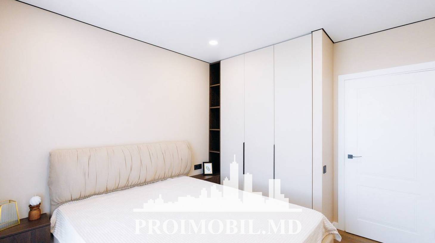 https://images.proimobil.md/I1Ll1QkKwjSbJi0VJfLXDYo5I3FUqZ821dyBxd5_CF8/watermark:0.75:so:0:30:0.39/resize:fill:1460:816:1/gravity:ce/bG9jYWw6Ly8vZXN0YXRlL2xyLzllNjQ5OTgwLTAxN2EtNGQwMS05MTY0LTk0NzhiM2ExYWUxNi5qcGVn