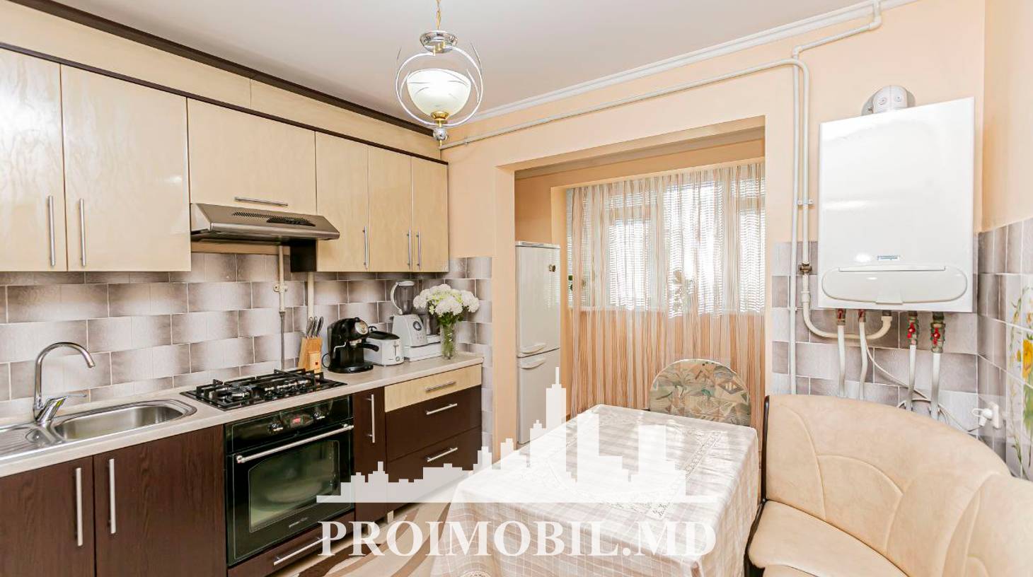 https://images.proimobil.md/I60_Lxf4TeKEnImdUxTvFz9k8rk7CawY_MX3LoZAk-o/watermark:0.75:so:0:30:0.39/resize:fill:1460:816:1/gravity:ce/bG9jYWw6Ly8vZXN0YXRlL2xyLzZlOTc3Zjg1LWQ0NTAtNDFlMi05OTNmLWMwZTBmOWM3M2NjMy5qcGVn