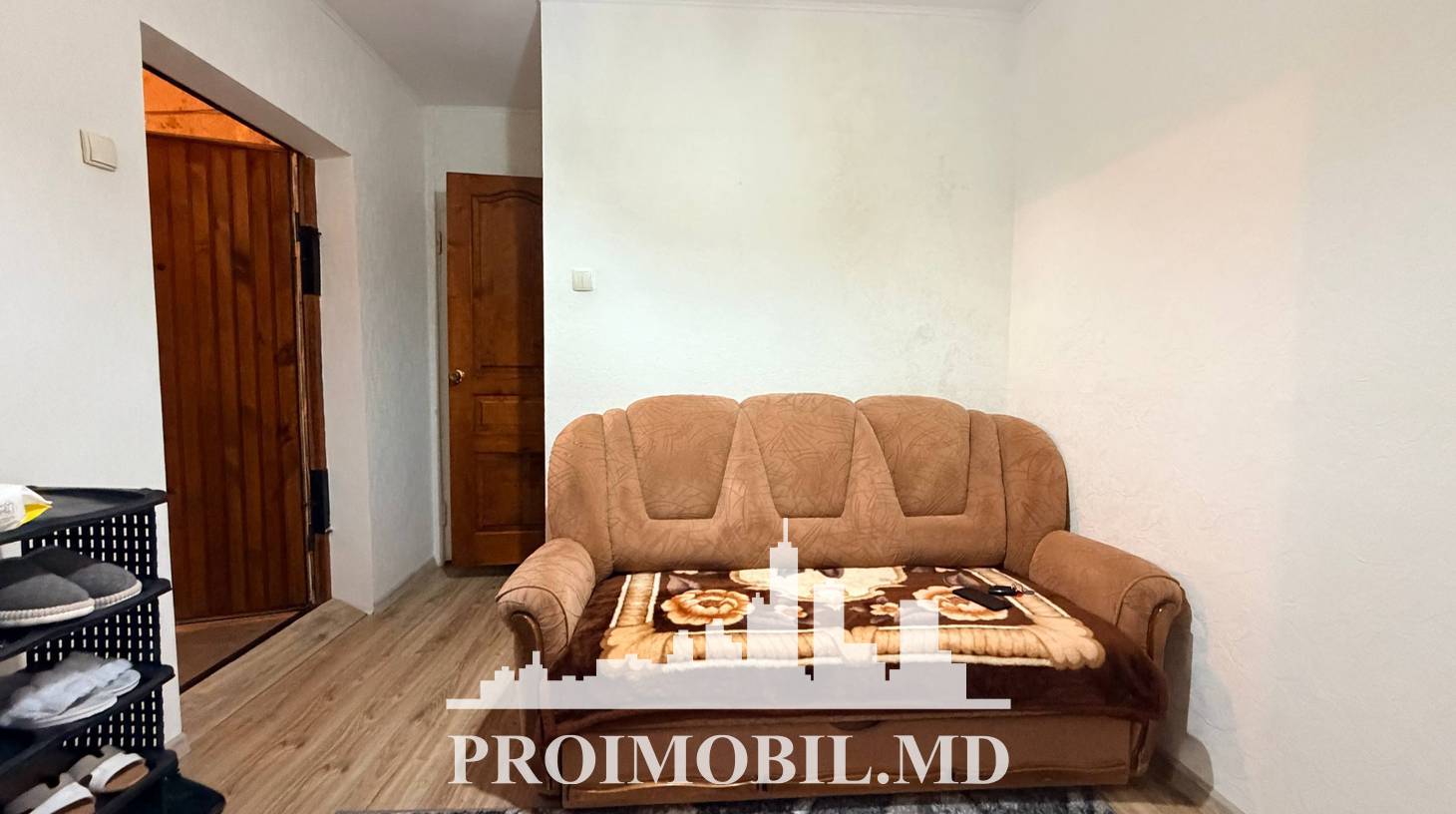 https://images.proimobil.md/I6diiZxL5qpHA8l0f4_aqX2pZPKzu5F-26LElTHBEsI/watermark:0.75:so:0:30:0.39/resize:fill:1460:816:1/gravity:ce/bG9jYWw6Ly8vZXN0YXRlL2xyLzg4NmYyYzViLTU2OTMtNDJlYi1iODdlLTI2NTIyNGU3Njk1My5qcGVn